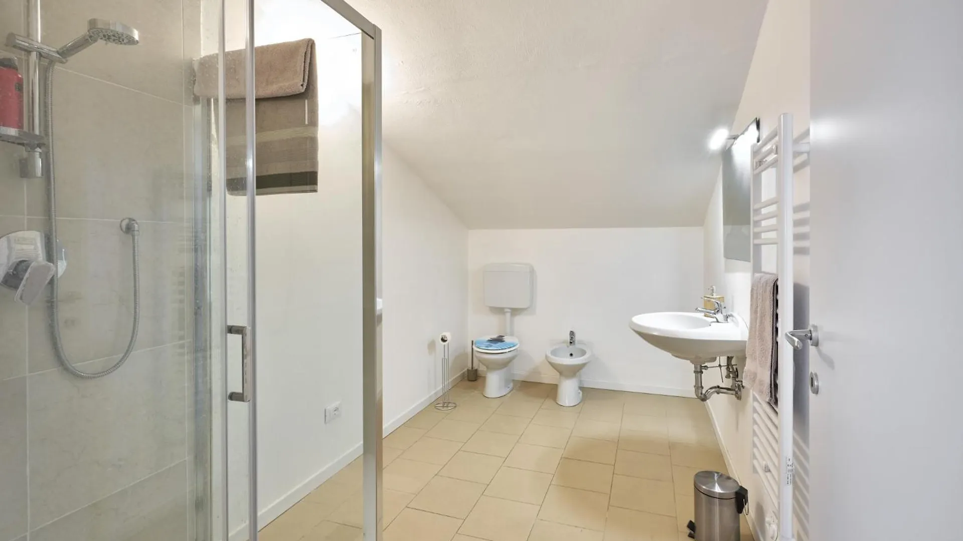 Lisa Marie - Regarda Travel Apartment Lazise